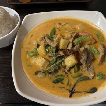 Bangkok @12 Thai Restaurant - House Special Roasted Duck Curry - Thai Near Me - Sacramento, California Bangkok @12 Thai Restaurant - House Special Roasted Duck Curry - Thai Near Me - Sacramento, California