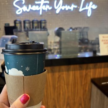 85°C Bakery Cafe-Simi Valley - Brown Sugar Oat Latte - Coffee & Tea Near Me - Simi Valley, California