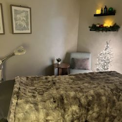 Creative Hair Designs - Facial room
