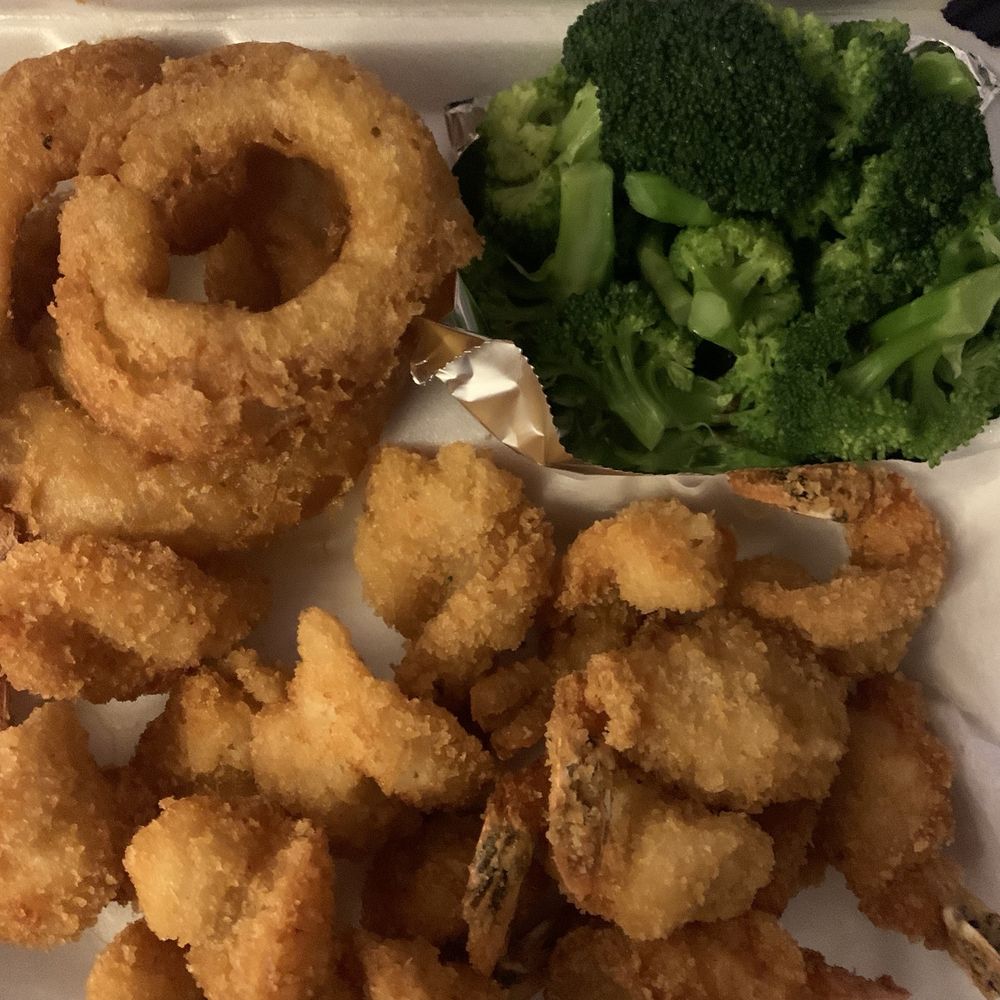 Seafood Bay - Butterfly shrimp combo with onion rings and broccoli - Seafood Near Me - Philadelphia, Pennsylvania Seafood Bay - Butterfly shrimp combo with onion rings and broccoli - Seafood Near Me - Philadelphia, Pennsylvania