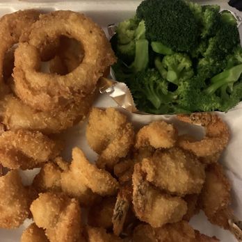 Seafood Bay - Butterfly shrimp combo with onion rings and broccoli - Seafood Near Me - Philadelphia, Pennsylvania Seafood Bay - Butterfly shrimp combo with onion rings and broccoli - Seafood Near Me - Philadelphia, Pennsylvania