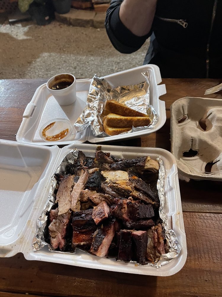 Food from BBQ Outlawz