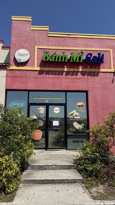Bánh Mi Cali by null