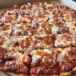 Gravedoni's Pizza - Meat lovers party size 18"