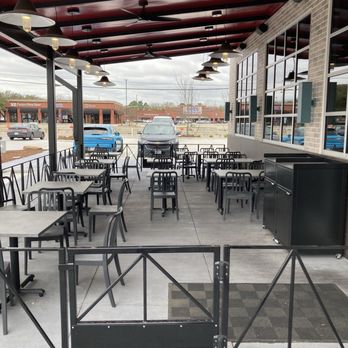 Portillo's Willowbrook - Outdoor seating - Burgers Near Me - Houston, Texas