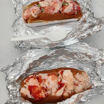 Rye Harbor Lobster Pound - cold and hot buttered lobster rolls - Seafood Markets Near Me - Rye, New Hampshire