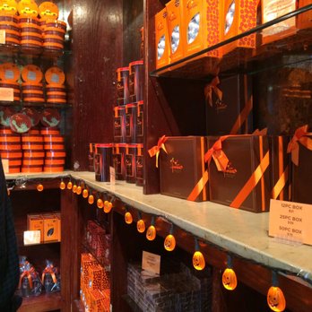 Jacques Torres Chocolate - Chocolate! - Chocolatiers & Shops Near Me - Brooklyn, New York Jacques Torres Chocolate - Chocolate! - Chocolatiers & Shops Near Me - Brooklyn, New York