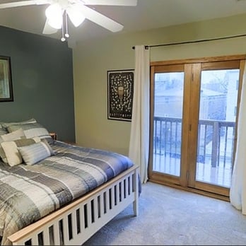 Chicago Painters - Master bedroom before - Painters Near Me - Chicago, Illinois