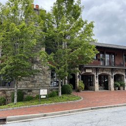 The historic Old Edwards Inn on Main St The historic Old Edwards Inn on Main St