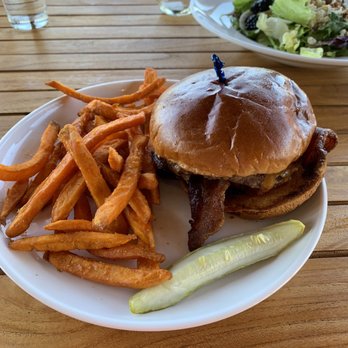 Foxtown Brewing - 1857 burger with sweet potato fries. - Brewpubs Near Me - Mequon, Wisconsin Foxtown Brewing - 1857 burger with sweet potato fries. - Brewpubs Near Me - Mequon, Wisconsin
