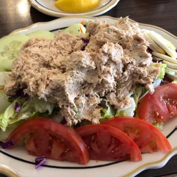 Tuna salad plate
