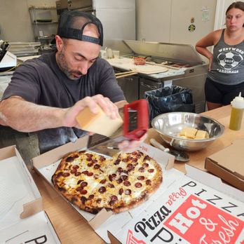 Pizza West Chester - White pizza with pepperoni - Pizza Near Me - West Chester, Pennsylvania Pizza West Chester - White pizza with pepperoni - Pizza Near Me - West Chester, Pennsylvania