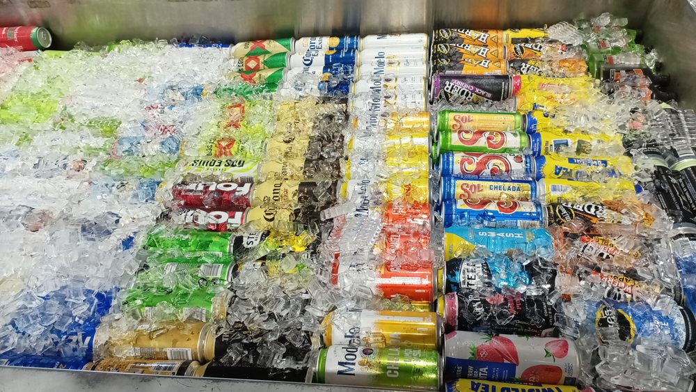 FIRST STOP BEVERAGE BARN 414 Avenue H, Poteet, Texas Convenience