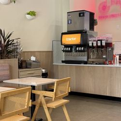 Curry Up Now - Drink station