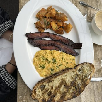 THE DINING ROOM AT RH GUESTHOUSE NEW YORK - Updated August 2025 - 212 ...