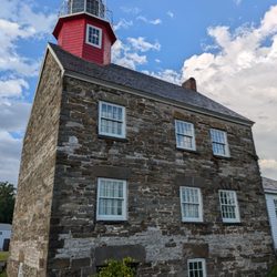 Salmon River Lighthouse & Marina - Selkirk Lighthouse Hotel, Pulaski