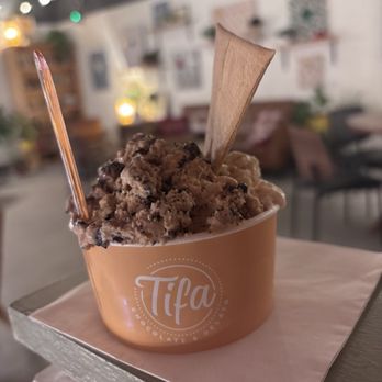 Tifa Chocolate & Gelato - Medium Sized Turtle and Cookie Butter combo Gelato w/ a Wafer - Gelato Near Me - Raleigh, North Carolina