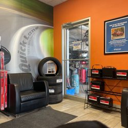 Quicklane Tire and Auto Center - Part of eating area