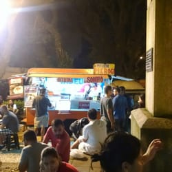 Feira Noturna do Champagnat