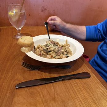 Dom De Luca's Restaurant - Chicken Marsala - Italian Near Me - Waimea, Hawaii