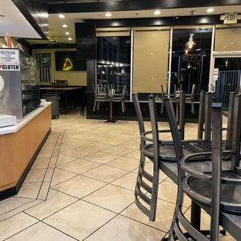Terra Mia Pizzeria Tustin - 9pm on Saturday - Pizza Near Me - Tustin, California