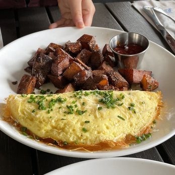 Earls Kitchen + Bar - Lobster Shrimp Omlette - New American Near Me - Boston, Massachusetts