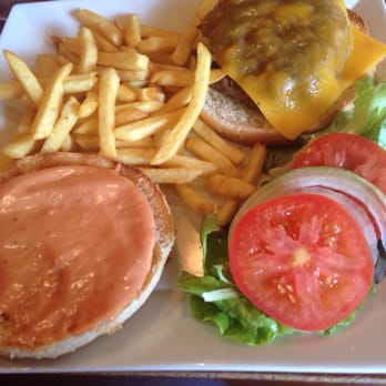 Rivoli Park Tavern - Cheeseburger. - Breakfast & Brunch Near Me - Paris, 75 Rivoli Park Tavern - Cheeseburger. - Breakfast & Brunch Near Me - Paris, 75