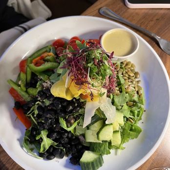 Malibu Brewing - Dinner salad entree - Breweries Near Me - Malibu, California Malibu Brewing - Dinner salad entree - Breweries Near Me - Malibu, California