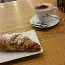 Brioches al lampone e cappuccio di soja
