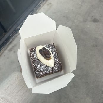 Gjelina - Date cake - New American Near Me - Venice, California