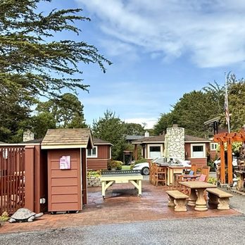 Andril Fireplace Cottages - Hot tub and picnic table and ping pong - Vacation Rentals Near Me - Pacific Grove, California Andril Fireplace Cottages - Hot tub and picnic table and ping pong - Vacation Rentals Near Me - Pacific Grove, California