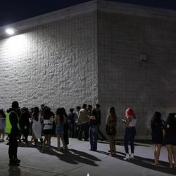 Atlanta Coliseum - Outside line