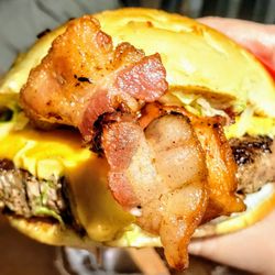 30 Burgers - Bacon Cheeseburger on a Miami Onion Bun. So good!