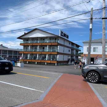 York Beach Surf Club - An amazing makeover! - Hotels Near Me - York, Maine York Beach Surf Club - An amazing makeover! - Hotels Near Me - York, Maine