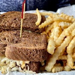 Harvey's Bar & Grill - Reuben with Fries