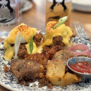 Tupelo Honey - Fried chicken benedict - Southern Near Me - Omaha, Nebraska Tupelo Honey - Fried chicken benedict - Southern Near Me - Omaha, Nebraska