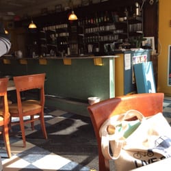 Hali Deli - The bar area