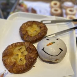 Paris Baguette - Pineapple party and Snowman King Cream Donut