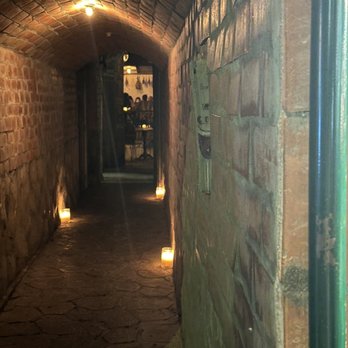 Bacari W 3rd - Entrance - Breakfast & Brunch Near Me - Los Angeles, California