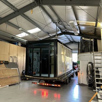 Vendesi Logistics - Trailer backing in - Self Storage Near Me Vendesi Logistics - Trailer backing in - Self Storage Near Me