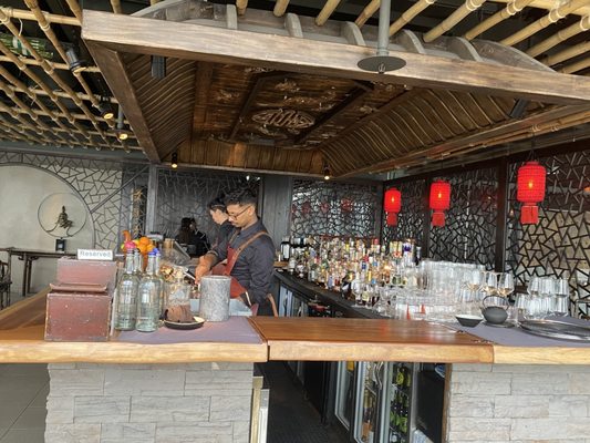 Hutong by null