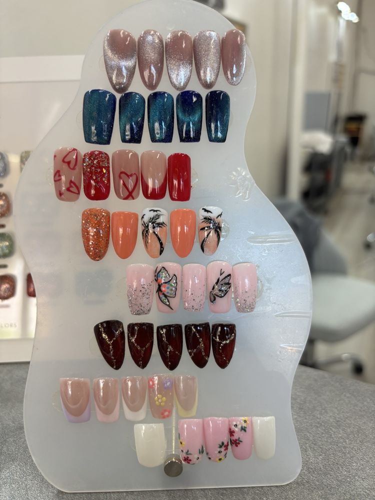 Palm Springs Nails & Spa Logo