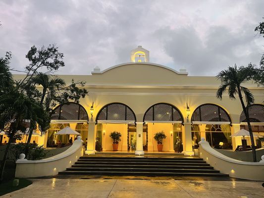 Valentin Imperial Riviera Maya by null