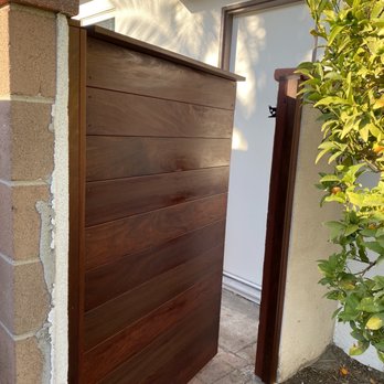 Gonzalez Brother Hood Construction - Side gate - Fences & Gates Near Me Gonzalez Brother Hood Construction - Side gate - Fences & Gates Near Me