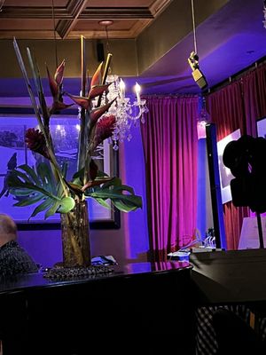 Carli‘s Fine Bistro and Piano by null