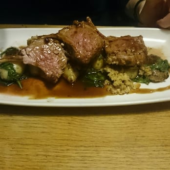 The White Elephant - Rack of lamb - Bars Near Me - Glasgow, GLG