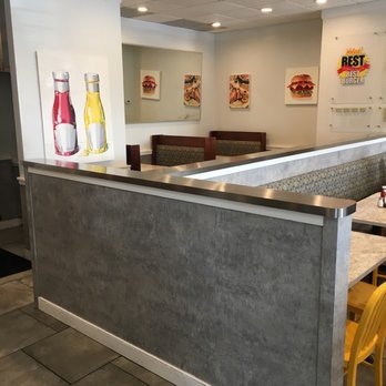 Pop's Diner Co. - Inside - Diners Near Me - Virginia Beach, Virginia