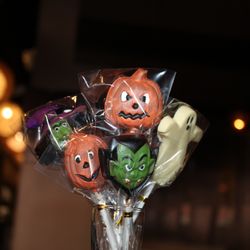 The Conche Chocolate & Cake Studio - Halloween Chocolate Collection