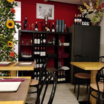 El arco pinoy tapas - Inside - Arroceria / Paella Near Me - Madrid, M