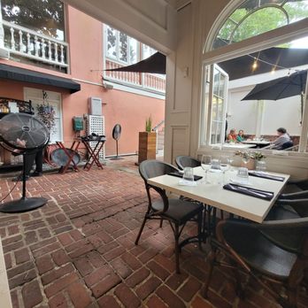 82 Queen - Southern Near Me - Charleston, South Carolina